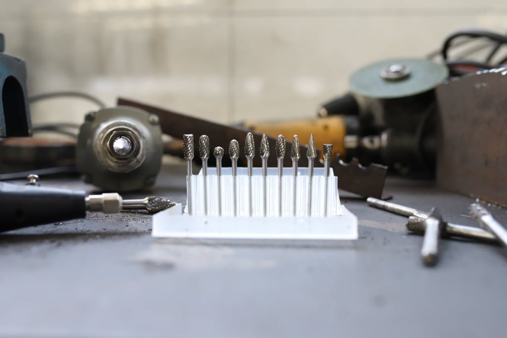 Key Applications of Burrs in Automotive, Aerospace, and Mould Manufacturing?